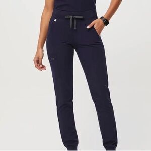 Women’s navy Figs joggers